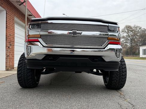 Used 2019 Chevrolet Silverado 1500 LT w/ All Star Edition image 11