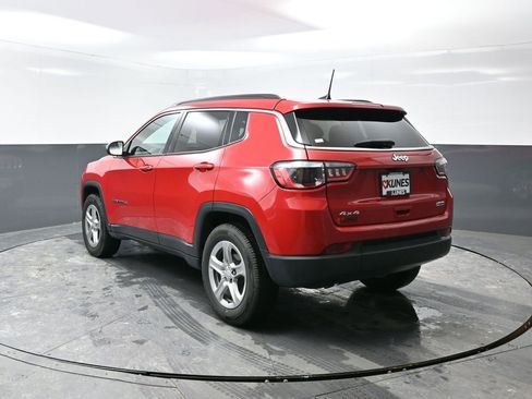 Used 2024 Jeep Compass Latitude image 11