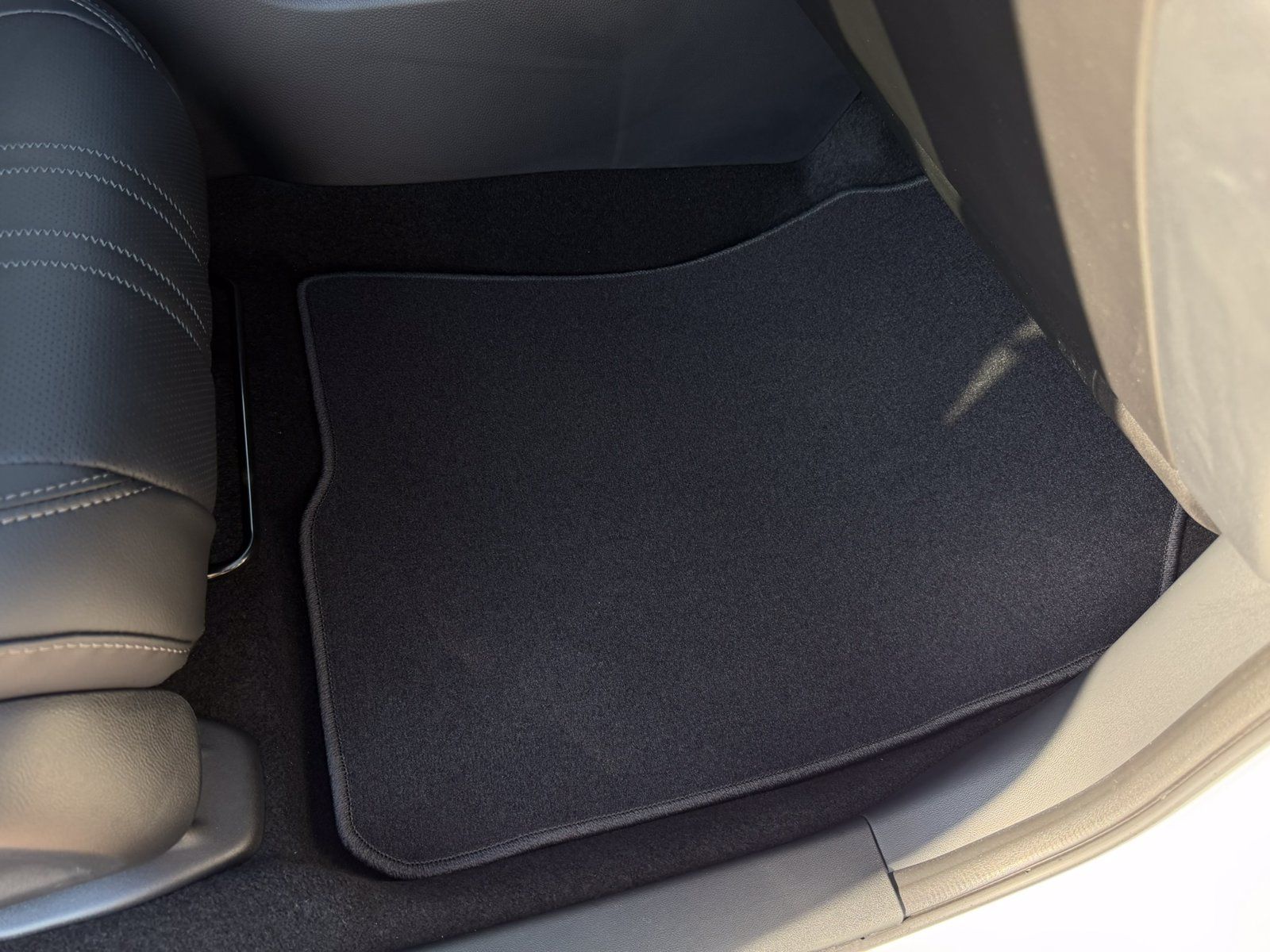 Certified 2026 Honda HR-V EX-L image 14