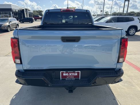 Used 2025 Chevrolet Colorado W/T w/ Advanced Trailering Package AWD/4WD image 7