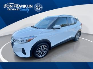 Used 2021 Nissan Kicks SV image 1