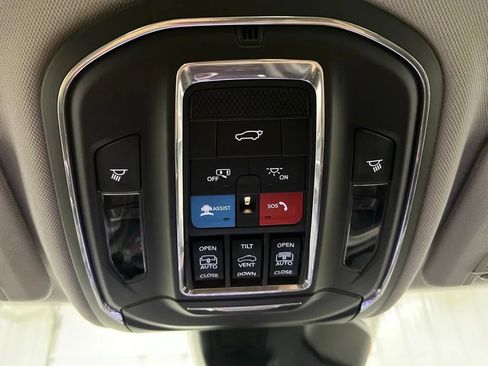 Used 2023 Jeep Grand Cherokee 4WD 4xe image 27