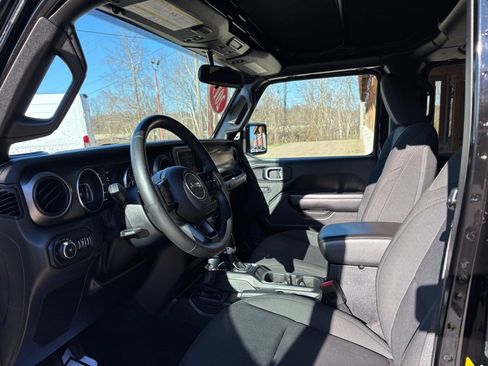 Used 2019 Jeep Wrangler Unlimited Sport S image 9