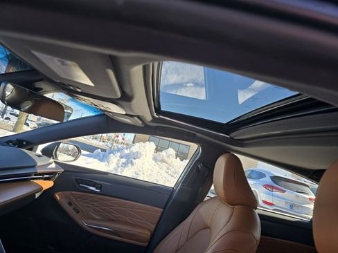 Used 2020 Toyota Avalon Limited image 12