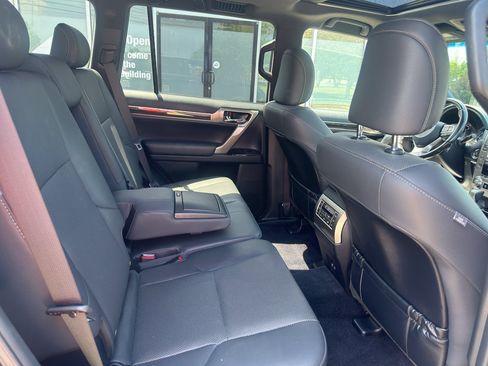 Used 2021 Lexus GX 460 Premium w/ Premium Package AWD/4WD image 13