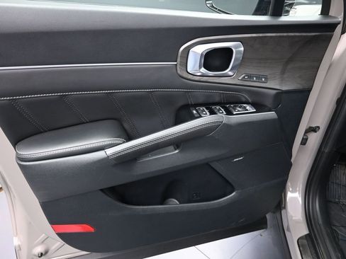 Certified 2024 Kia Sorento SX Prestige image 10