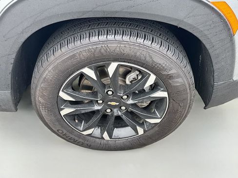 Used 2023 Chevrolet TrailBlazer LT w/ Convenience Package image 3