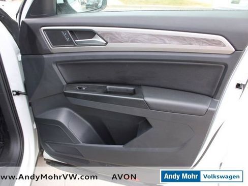 Used 2020 Volkswagen Atlas Cross Sport SE w/ Towing Package image 24