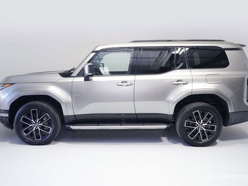 Used 2024 Lexus GX 550 w/ Accessory Package (Z1) image 5