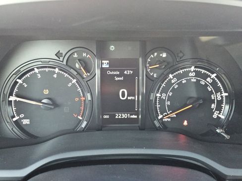 Used 2023 Toyota 4Runner SR5 Premium image 25