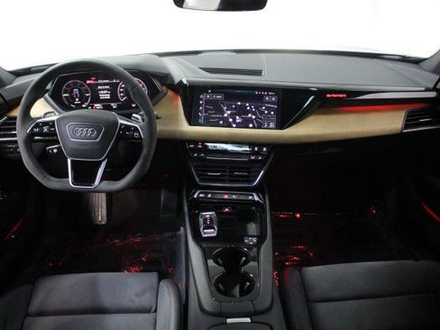 Used 2023 Audi e-tron GT Premium Plus image 30