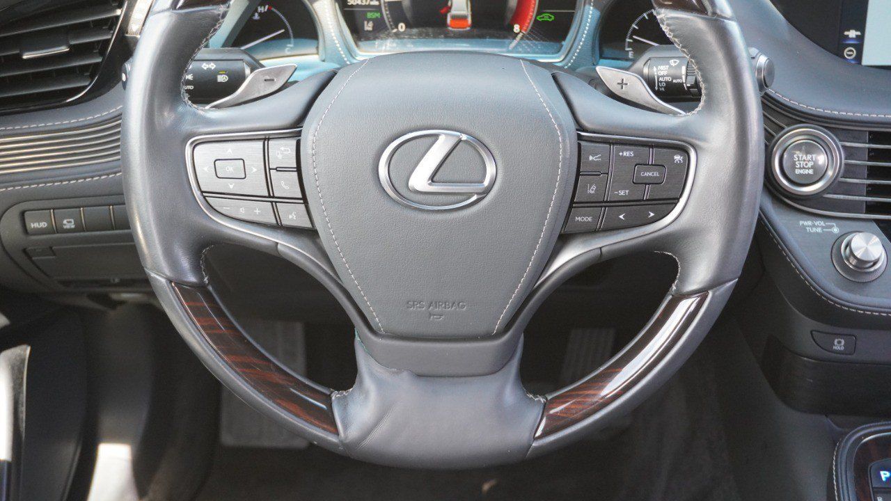 Used 2018 Lexus LS 500 w/ Interior Upgrade Package RWD image 31