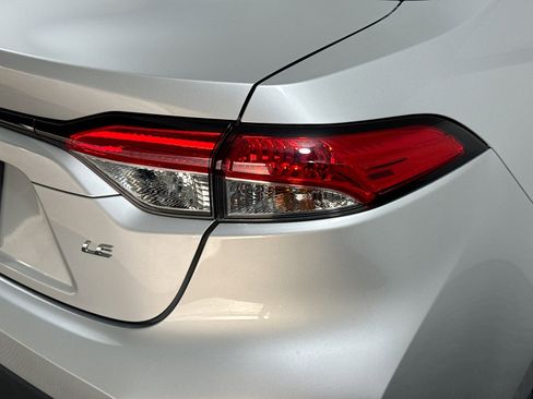 Used 2022 Toyota Corolla LE image 33
