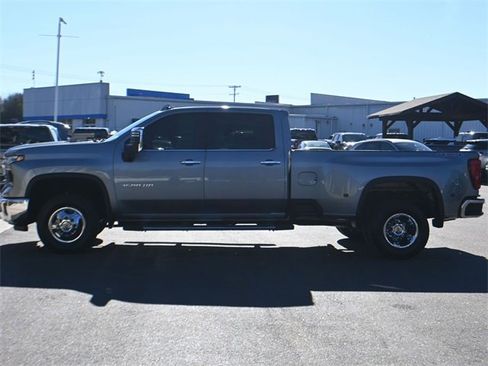 Used 2024 Chevrolet Silverado 3500 LTZ w/ LTZ Convenience Package image 4