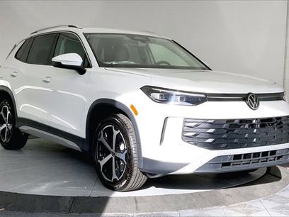 New 2025 Volkswagen Tiguan SE
