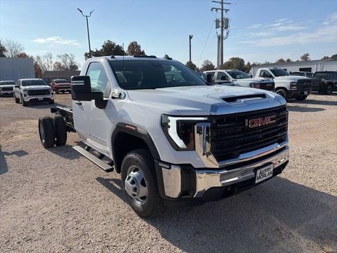 New 2026 GMC Sierra 3500 Pro w/ Convenience Package image 8