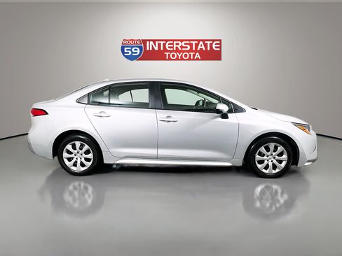 Certified 2025 Toyota Corolla LE FWD image 8