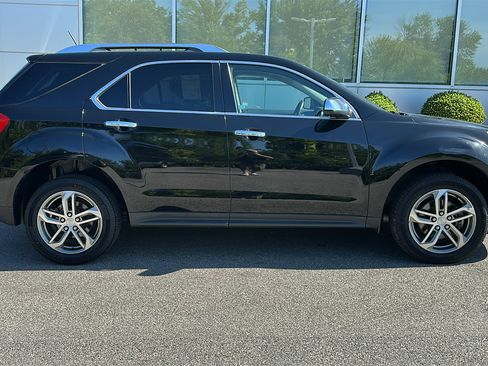 Used 2017 Chevrolet Equinox Premier w/ Enhanced Convenience Package AWD/4WD image 28