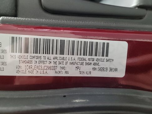 Used 2018 Jeep Grand Cherokee Altitude image 33