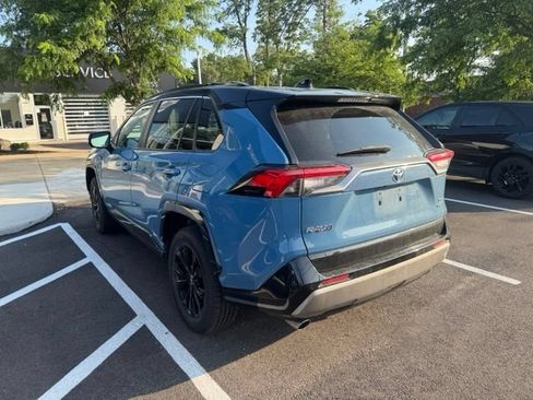 Used 2022 Toyota RAV4 XSE AWD/4WD image 3