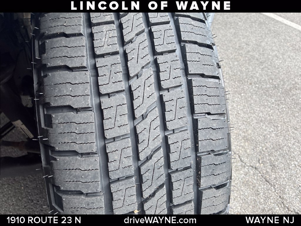 Used 2023 Cadillac Escalade Premium Luxury w/ LPO, Floor Liner Package AWD/4WD image 30