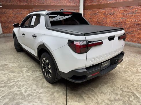 Used 2025 Hyundai Santa Cruz SEL image 2