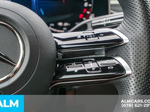 Used 2025 Mercedes-Benz GLC 350e 4MATIC image 29