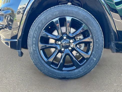 Used 2021 Jeep Grand Cherokee Laredo X image 28