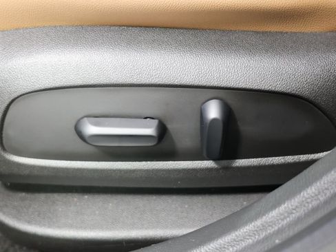 Used 2019 Chevrolet Cruze Premier w/ Sun And Sound Package FWD image 24