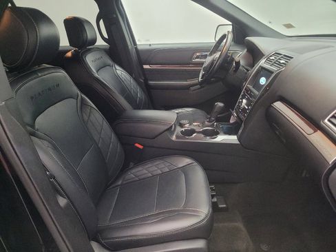 Used 2017 Ford Explorer Platinum image 21