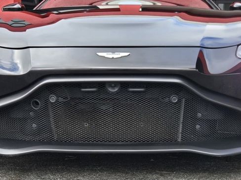 Used 2020 Aston Martin V8 Vantage Coupe image 14