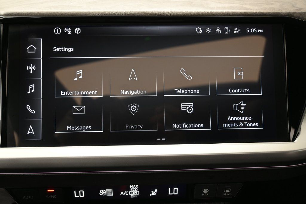 Used 2023 Audi Q4 e-tron Premium Plus AWD/4WD image 28