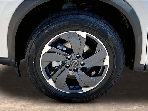 Used 2025 Nissan Rogue SV FWD image 35