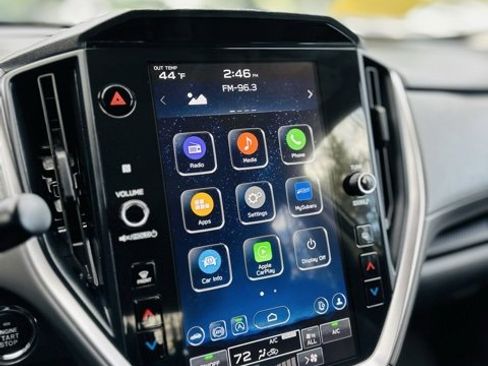 Used 2025 Subaru Crosstrek 2.0i Premium image 14