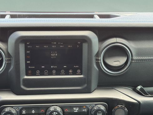 Used 2018 Jeep Wrangler Unlimited Sahara w/ Cold Weather Group image 16