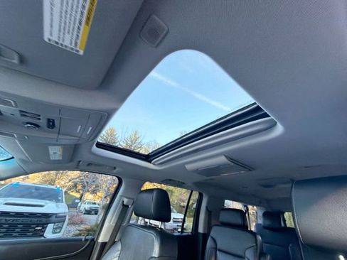 Used 2020 Chevrolet Suburban Premier image 19