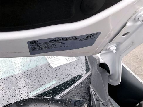 Used 2025 Chevrolet Equinox LT w/ Safety and Technology Package AWD/4WD image 33
