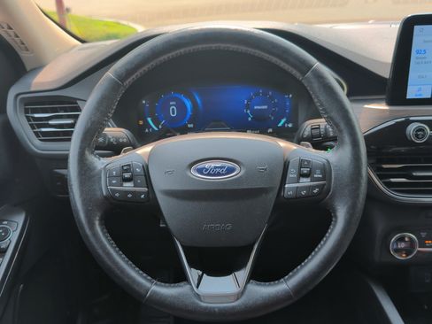 Used 2020 Ford Escape Titanium AWD/4WD image 24