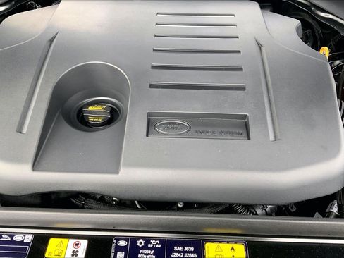 New 2026 Land Rover Range Rover Sport Dynamic SE image 17