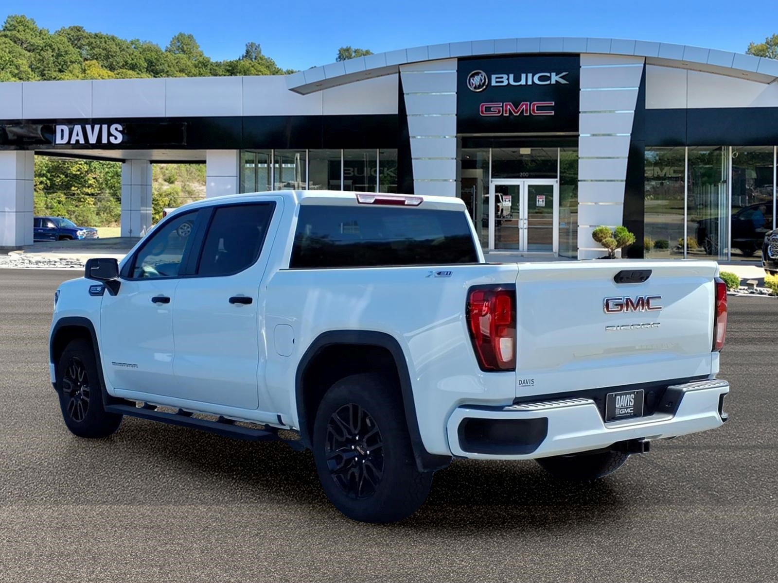 Used 2026 GMC Sierra 1500 Pro w/ Graphite Edition AWD/4WD image 4