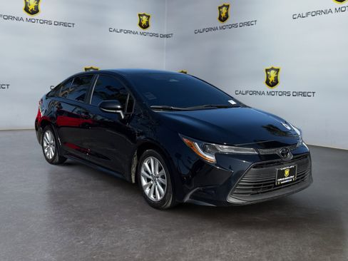 Used 2025 Toyota Corolla LE w/ LE Premium Package FWD image 7