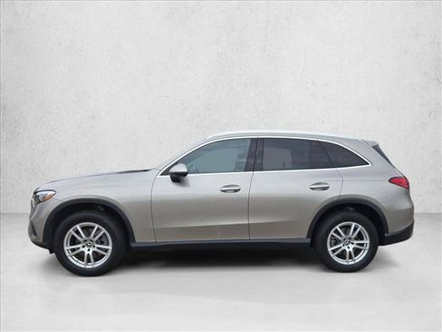 Used 2023 Mercedes-Benz GLC 300 image 9