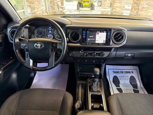Used 2017 Toyota Tacoma TRD Off-Road w/ Tow Package image 15