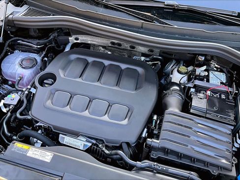 New 2026 Volkswagen Tiguan SE image 17