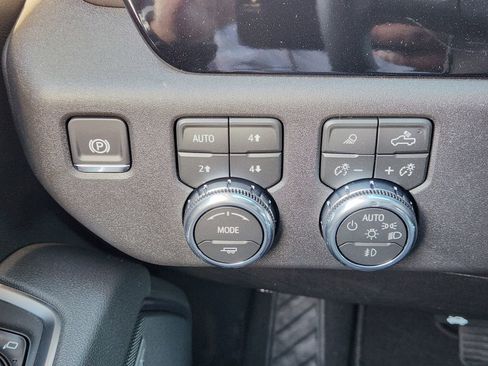 New 2026 GMC Sierra 2500 SLT w/ SLT Premium Package image 27