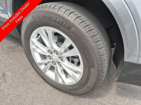 Used 2024 Cadillac XT5 Luxury FWD image 4