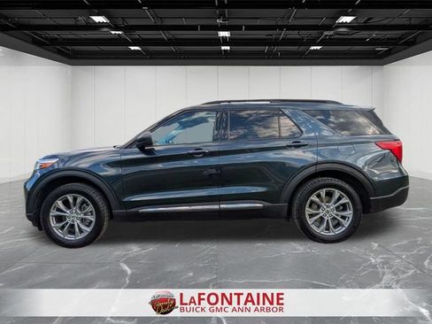 Used 2022 Ford Explorer XLT w/ Equipment Group 202A AWD/4WD image 2