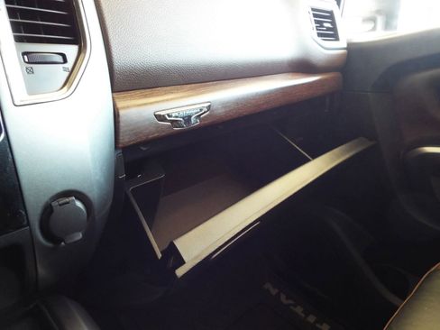 Used 2018 Nissan Titan Platinum Reserve w/ Platinum Utility Package image 33