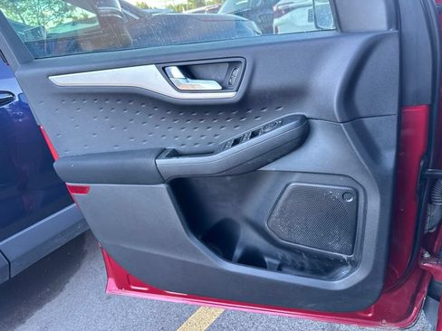Used 2020 Ford Escape SE FWD image 9