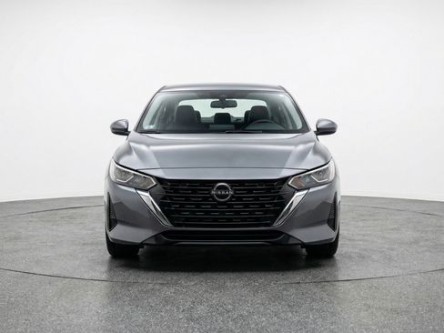 Used 2025 Nissan Sentra SV FWD image 2